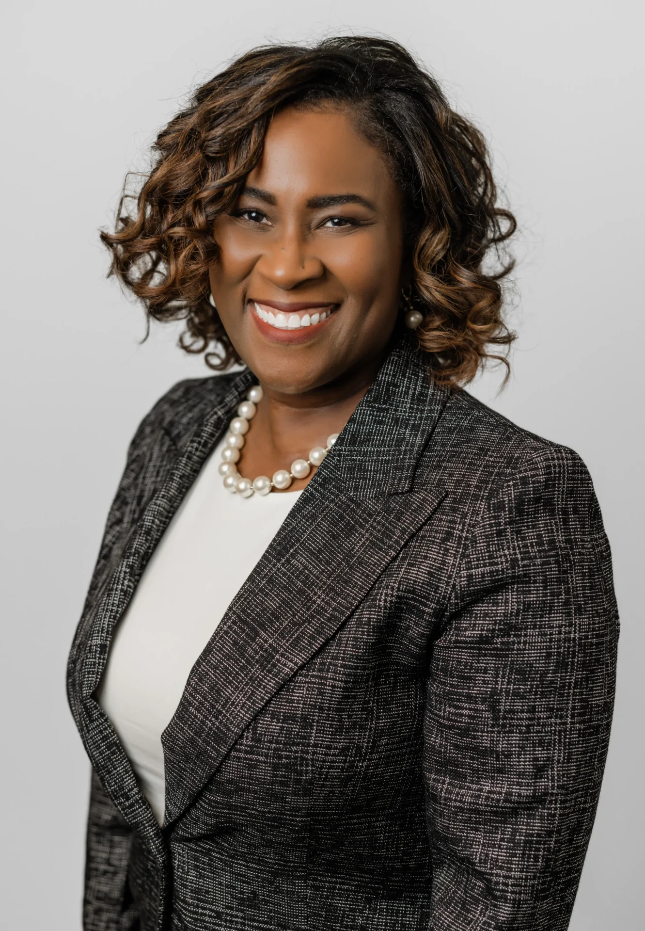 Felecia Buycks headshot in dark top